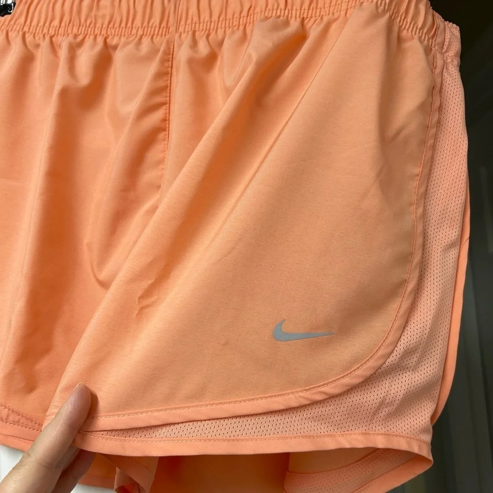 NWT Nike Tempo Dri-FIT Mid-Rise Running Shorts, Orange Trance – Size XL